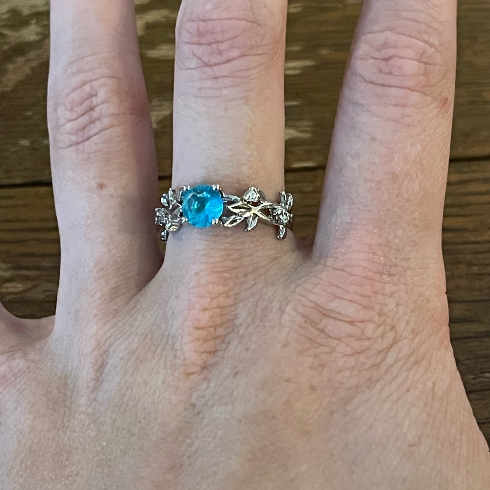 Ring - Size 5 - Picture 4 of 6